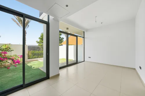 3 Bedrooms Townhouse in Joy