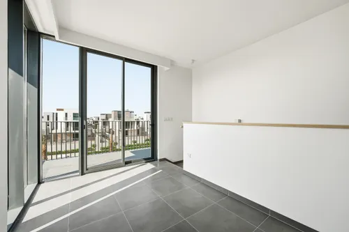 4 Bedrooms Townhouse in June