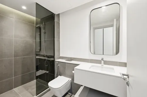 4 Bedrooms Townhouse in June