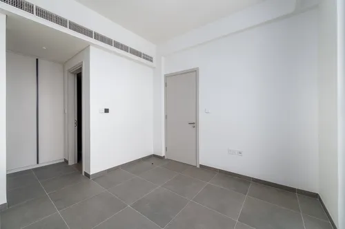 4 Bedrooms Townhouse in June