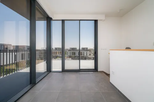 4 Bedrooms Townhouse in June