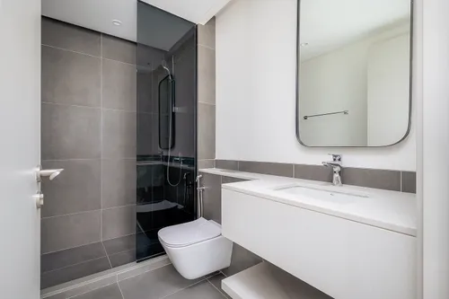 4 Bedrooms Townhouse in June