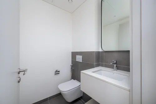 4 Bedrooms Townhouse in June