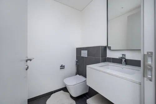 4 Bedrooms Townhouse in June