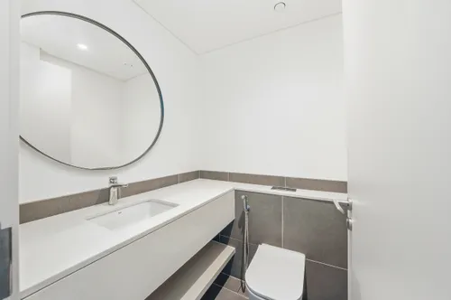 4 Bedrooms Townhouse in June