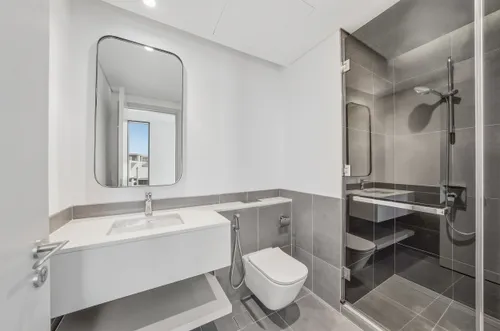 4 Bedrooms Townhouse in June