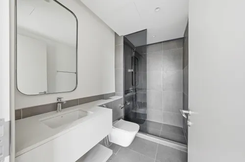 4 Bedrooms Townhouse in June