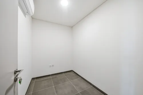 4 Bedrooms Townhouse in June