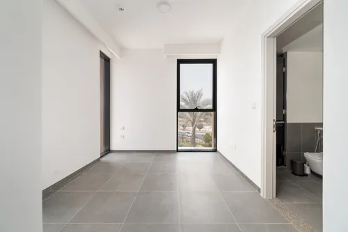 4 Bedrooms Townhouse in June