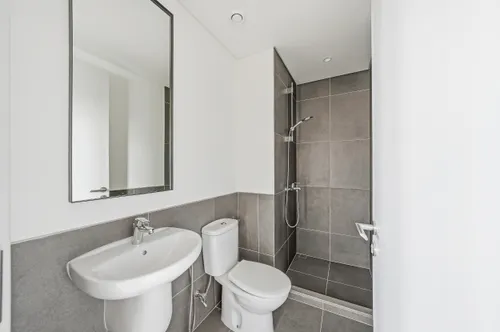 4 Bedrooms Townhouse in June