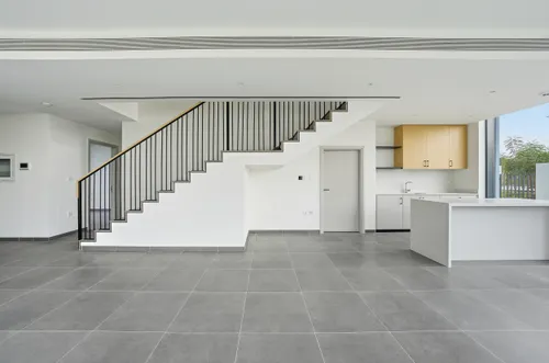 4 Bedrooms Townhouse in June