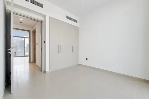 3 Bedrooms Townhouse in Sun