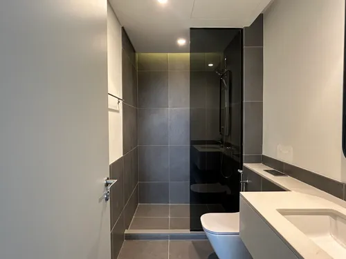 5 Bedrooms Townhouse in June