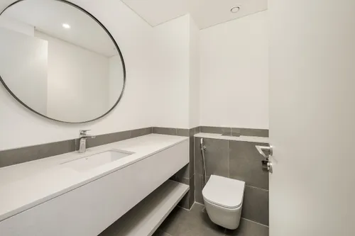 5 Bedrooms Townhouse in June