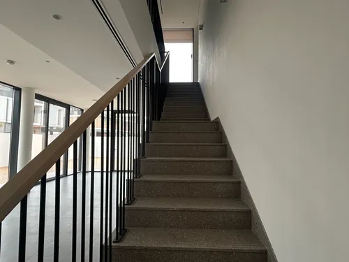 5 Bedrooms Townhouse in June