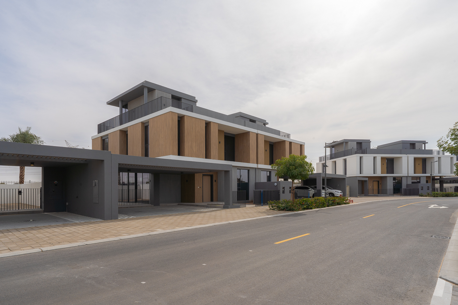 4 Bedrooms Townhouse in June