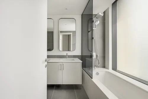 4 Bedrooms Villa in June