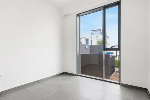 4 Bedrooms Villa in June