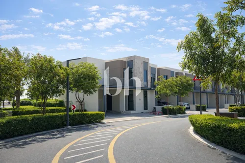 VACANT NOW | LARGE PLOT | 12 CHEQUE OPTION