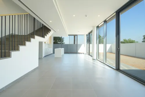 5 Bedrooms Townhouse in June