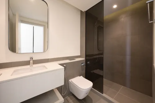 5 Bedrooms Townhouse in June