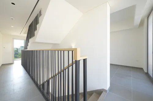 5 Bedrooms Townhouse in June