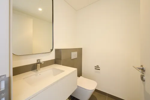 5 Bedrooms Townhouse in June