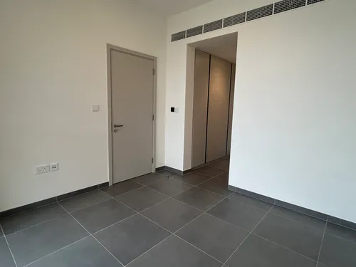 4 Bedrooms Townhouse in June