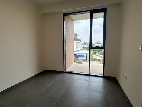 4 Bedrooms Townhouse in June