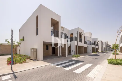 Single Row | Well Maintained | Flexible Cheques