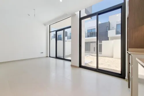 3 Bedrooms Villa in Sun