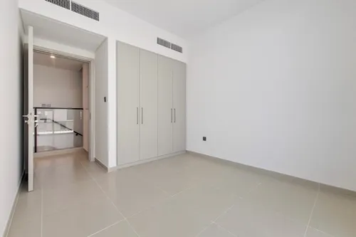 3 Bedrooms Villa in Sun