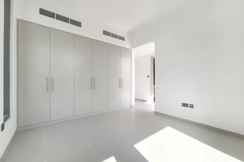 3 Bedrooms Villa in Sun
