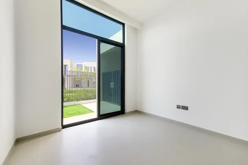 3 Bedrooms Villa in Sun