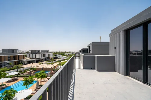 5 Bedrooms Villa in June 2