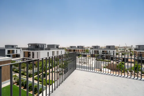 5 Bedrooms Villa in June 2
