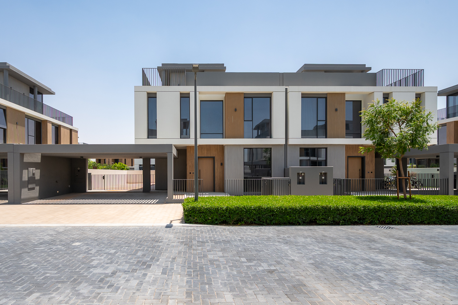 5 Bedrooms Villa in June 2