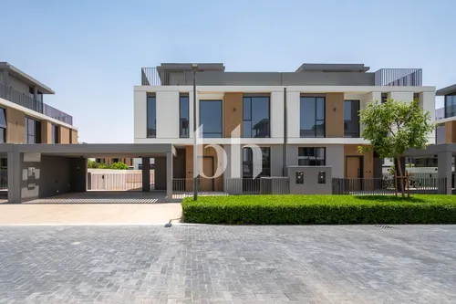 Brand New |5 bed |Close to amenities