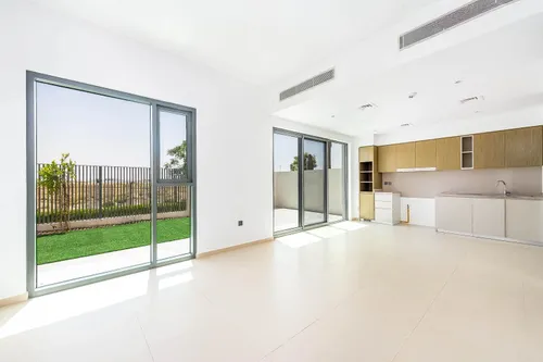 4 Bedrooms Villa in Joy