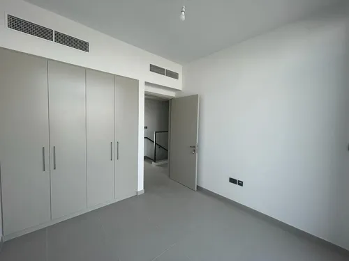 3 Bedrooms Townhouse in Joy