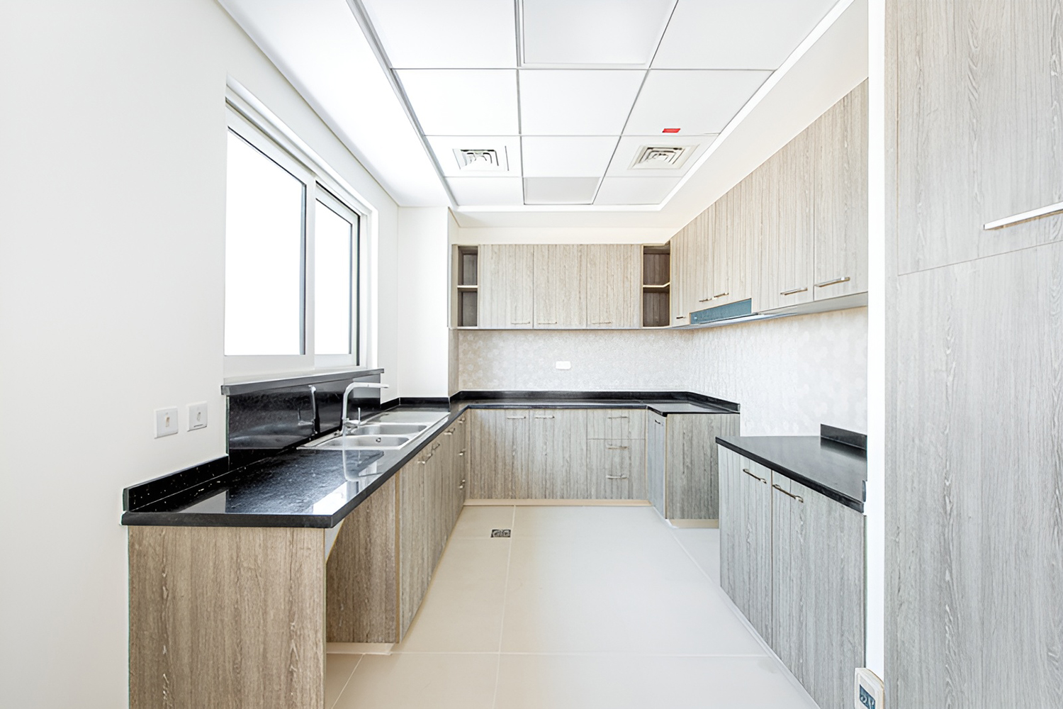 4 Bedrooms Townhouse in Marbella Village