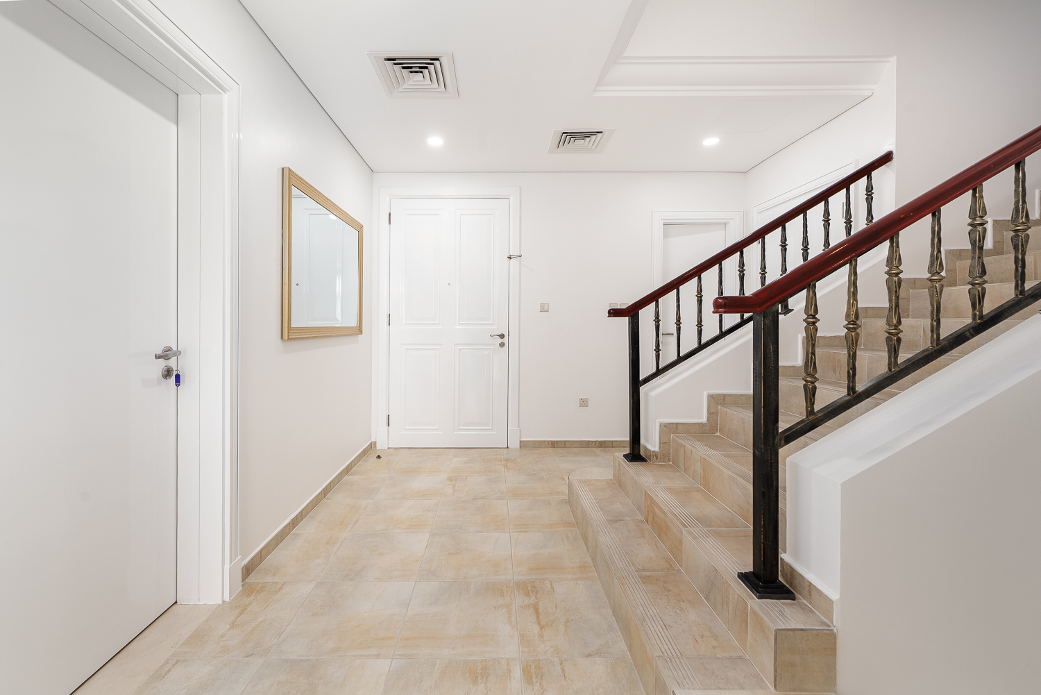 5 Bedrooms Villa in Calida