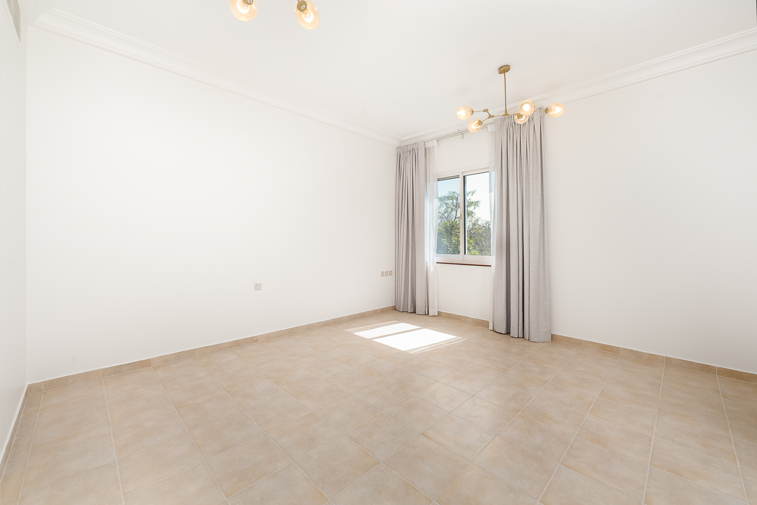 5 Bedrooms Villa in Calida