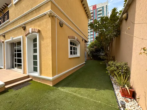 3 Bedrooms Townhouse in Gallery Villas