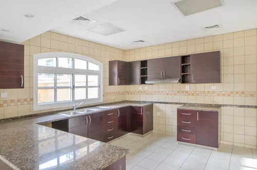 3 Bedrooms Townhouse in Gallery Villas
