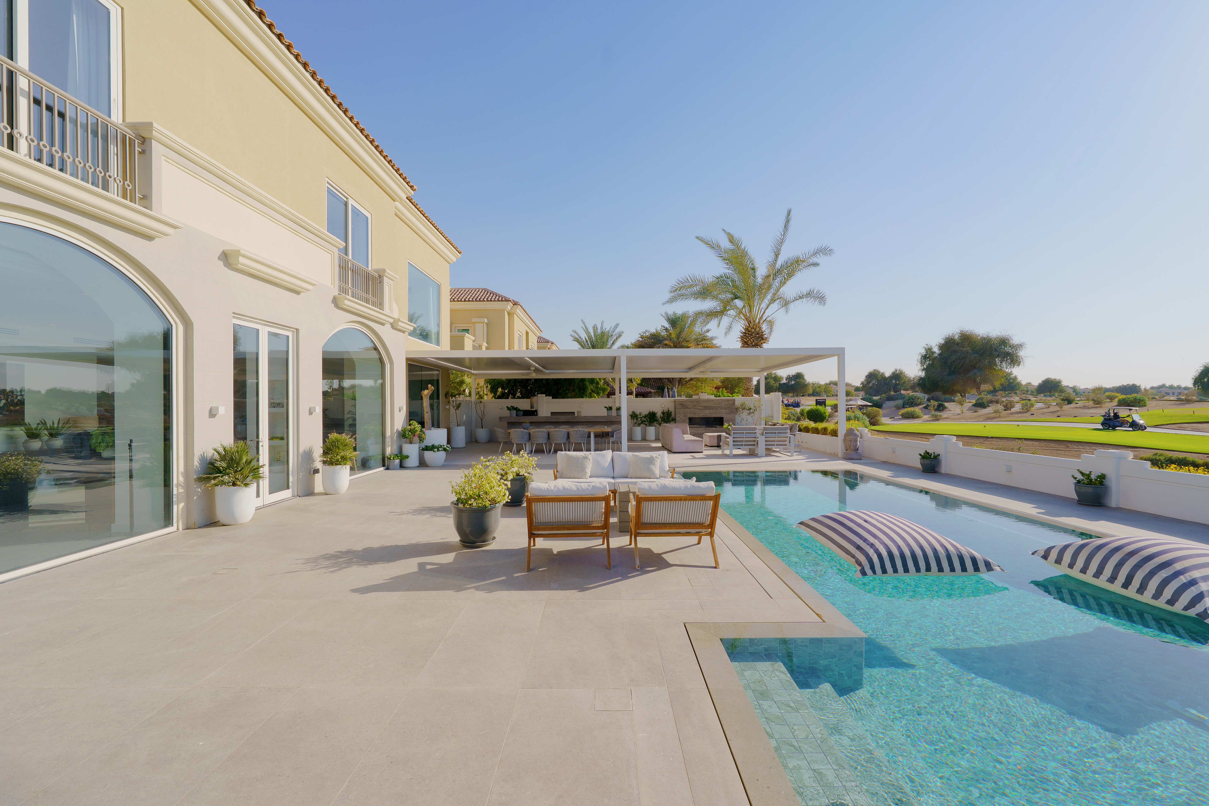 5 Bedrooms Villa in Estella