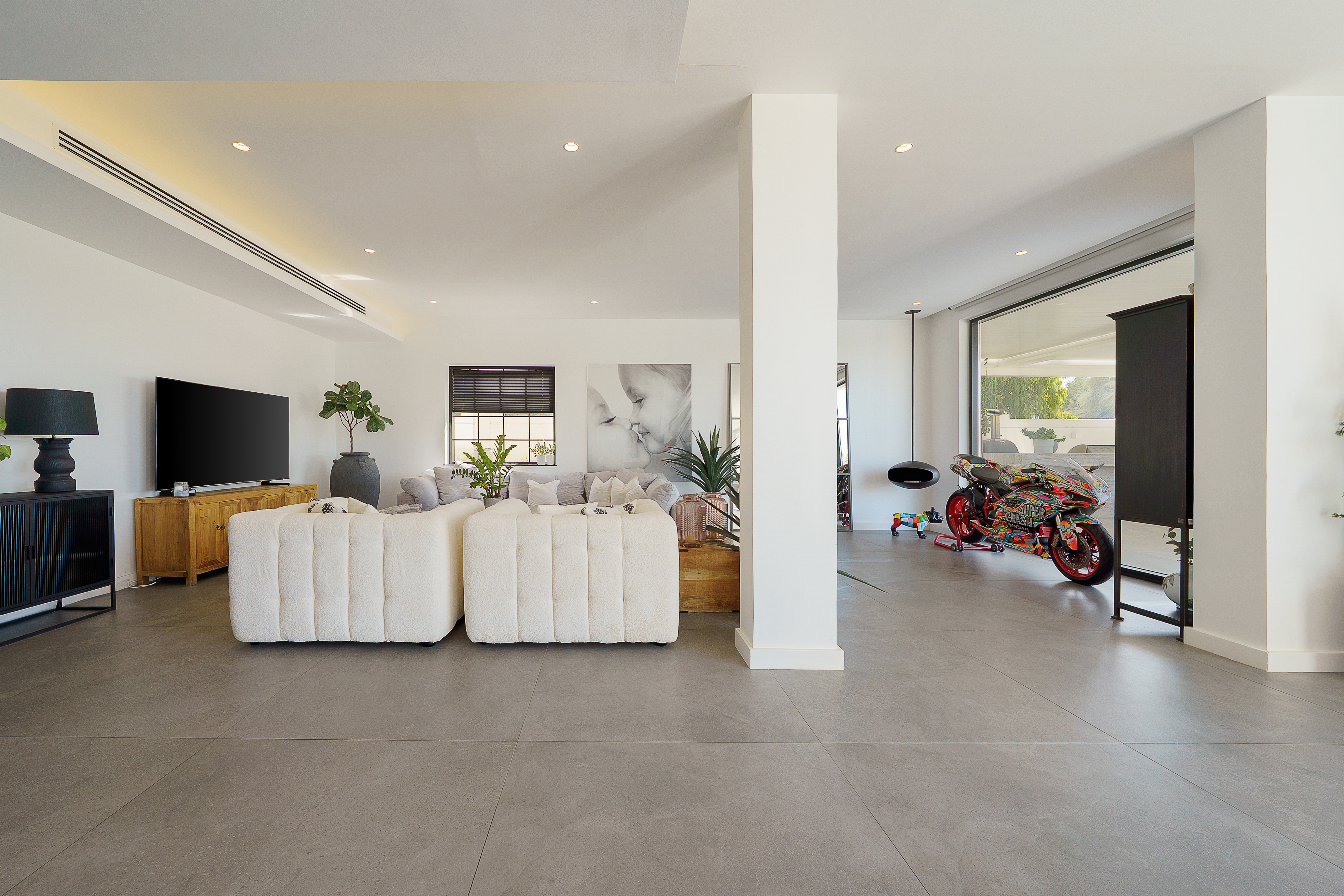 5 Bedrooms Villa in Estella