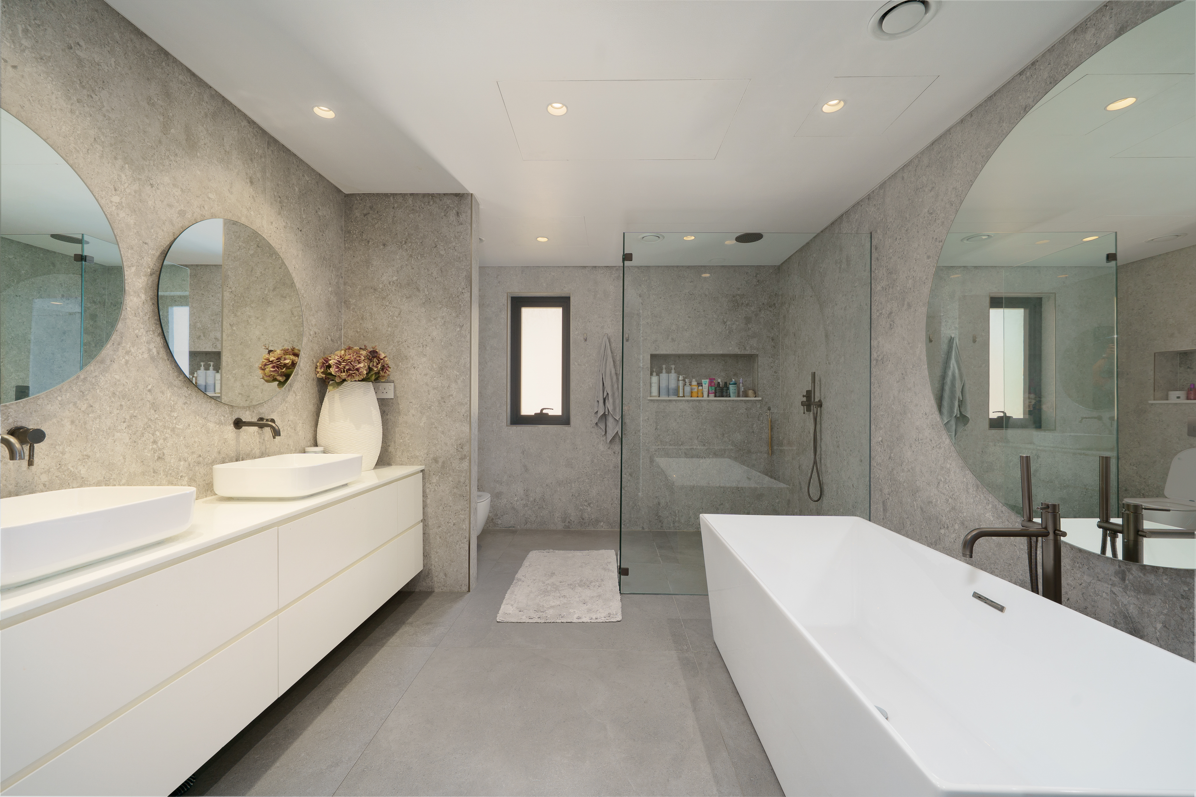 5 Bedrooms Villa in Estella