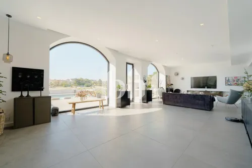 5 Bedrooms Villa in Estella