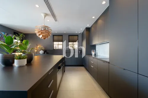 5 Bedrooms Villa in Estella